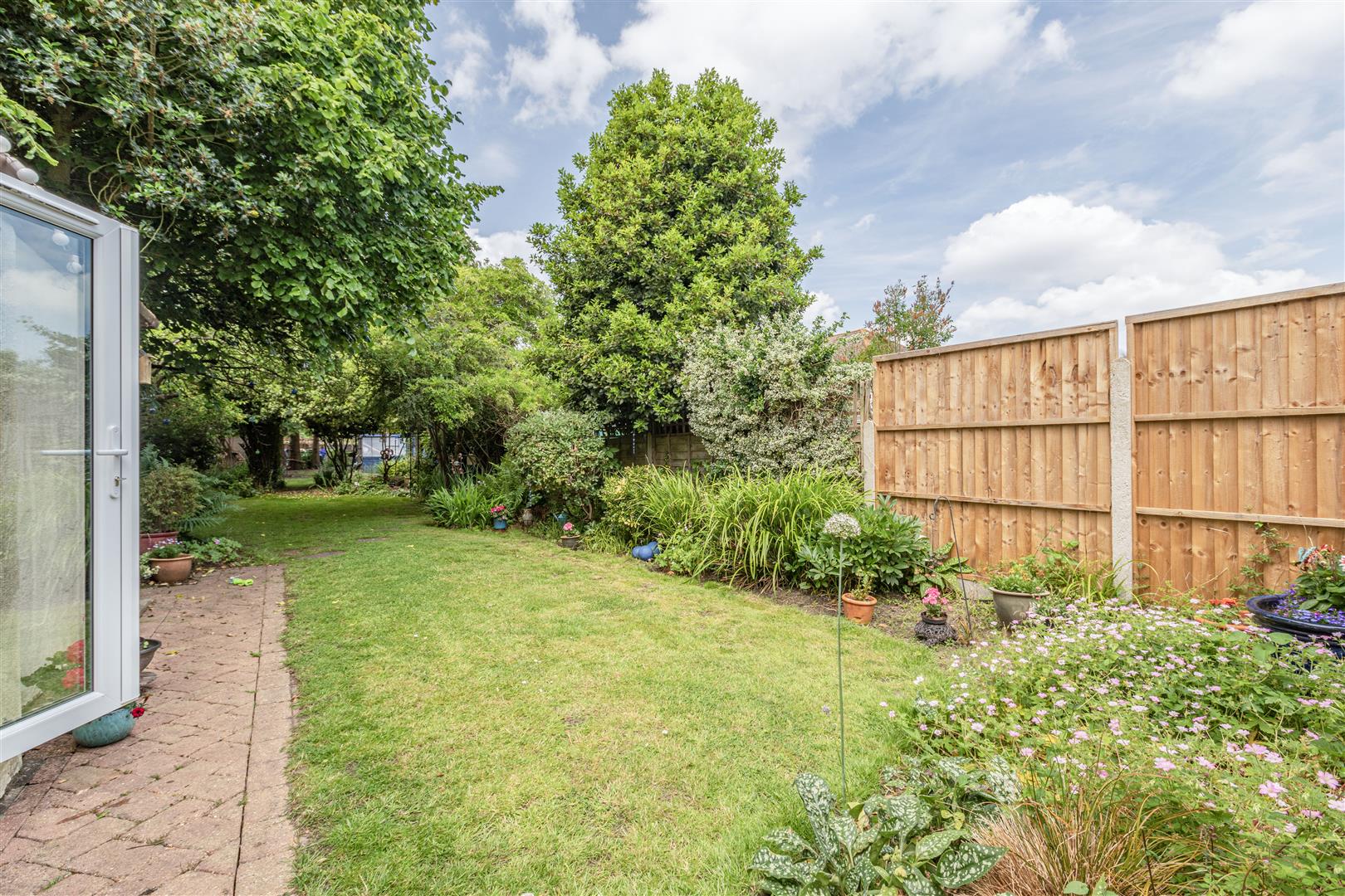 New Haw Road, New Haw Richard State